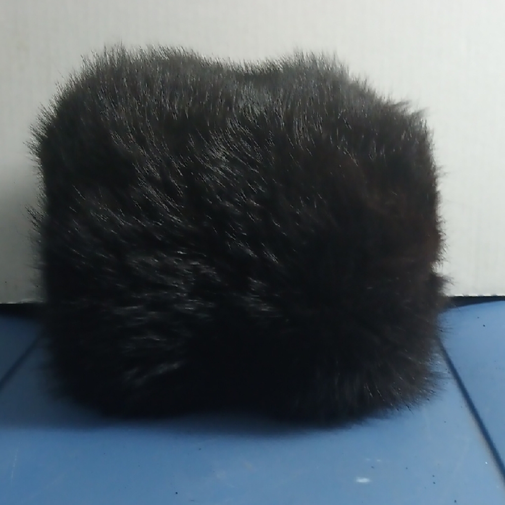 Elegant Black Fur Women's Accessory